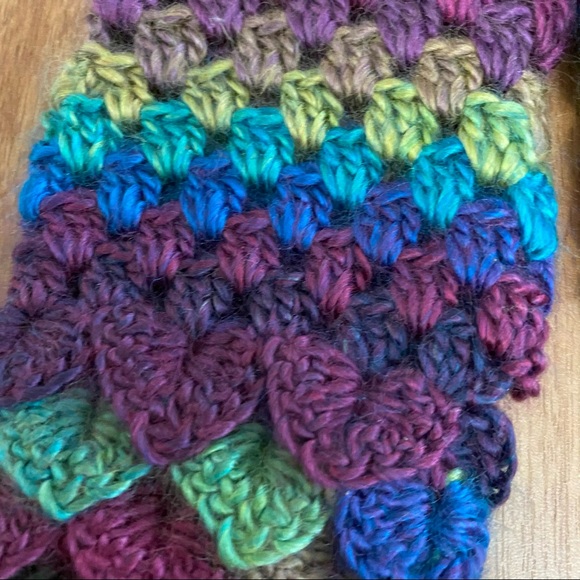 NEW HANDMADE Mermaid Fingerless Gloves - Picture 10 of 13